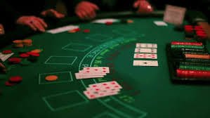 Tampilan platform cuan368 dalam perangkat mobile menampilkan sportsbook dan slot online